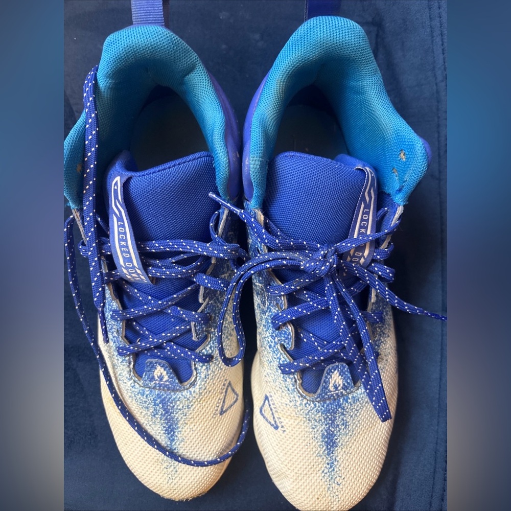 Under Armour Men’s Locked Down Football Cleats Size 9.5